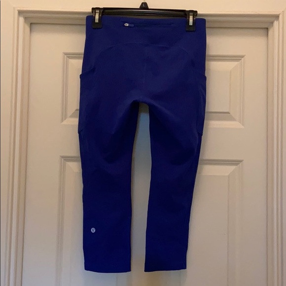 Lululemon crops like new! - Picture 2 of 3